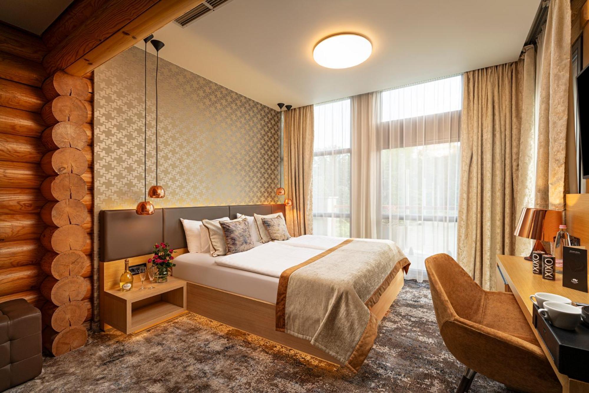 Hotel Avalon & Miskolc